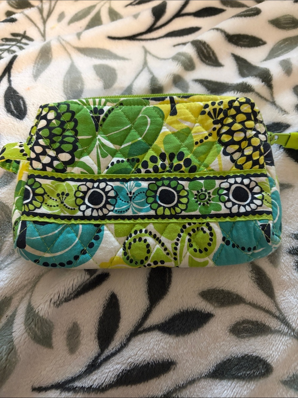 Vera Bradley Green Floral Quilted Wristlet . NEW , never used